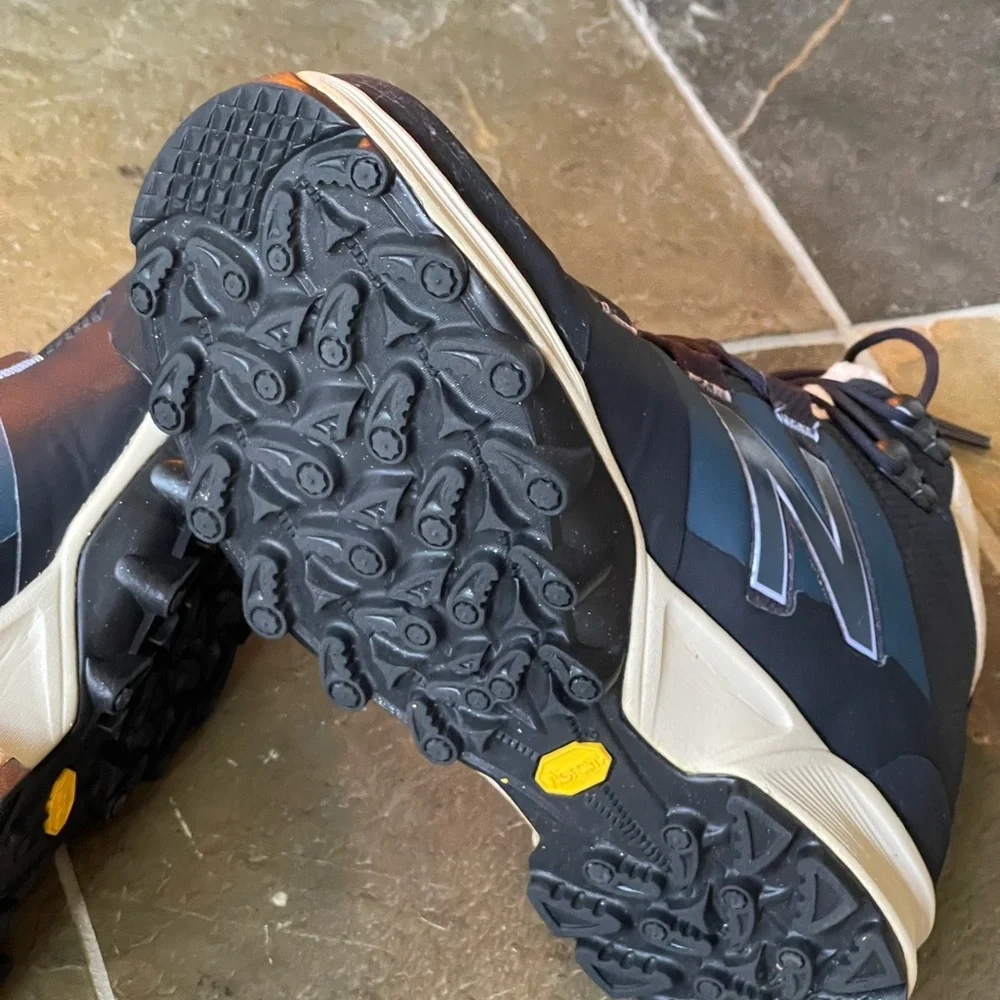 NEW BALANCE WINTER HIKING BOOT IN NAVY - Picture 10 of 16